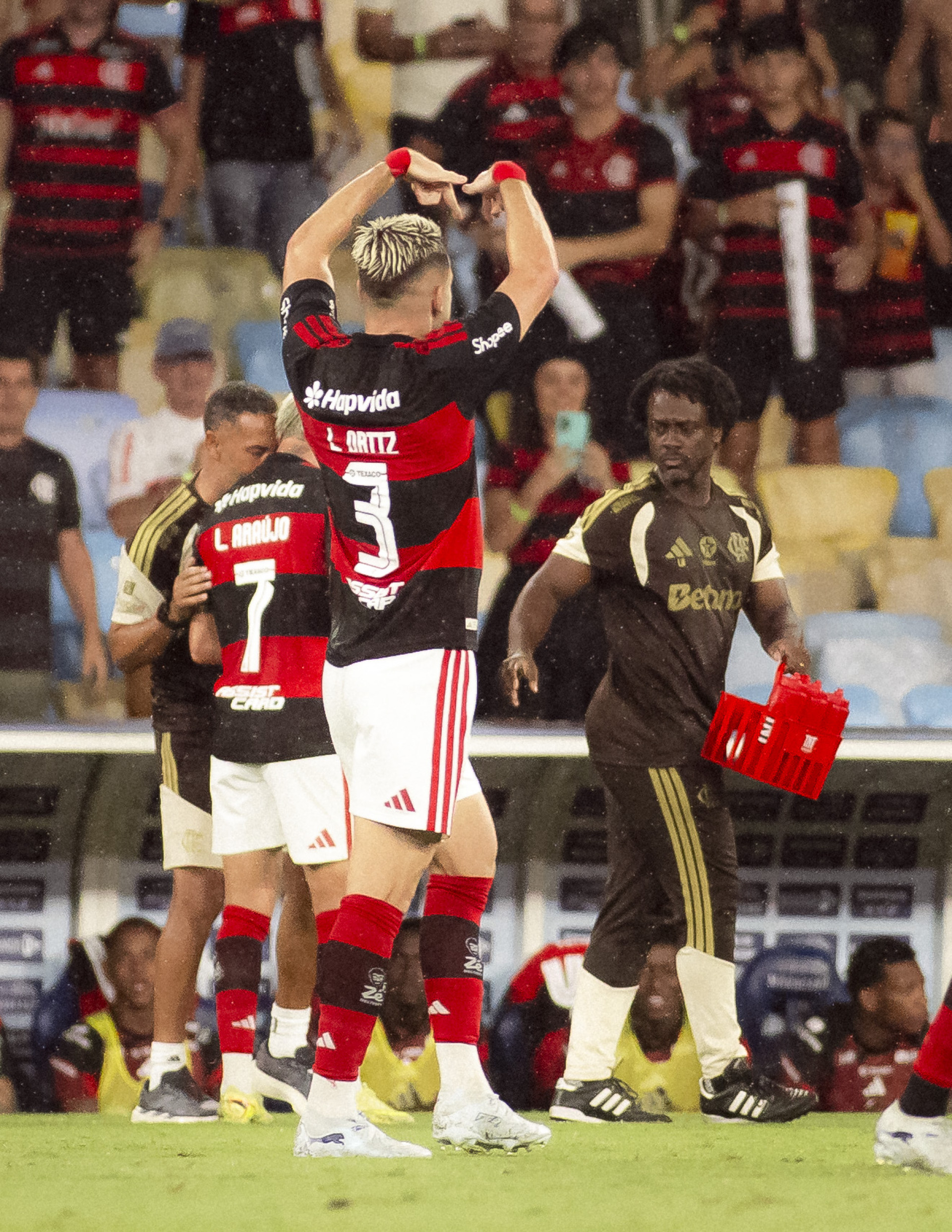 Al&eacute;m de ter feito boa partida na defesa, L&eacute;o Ortiz marcou o gol que abriu o placar