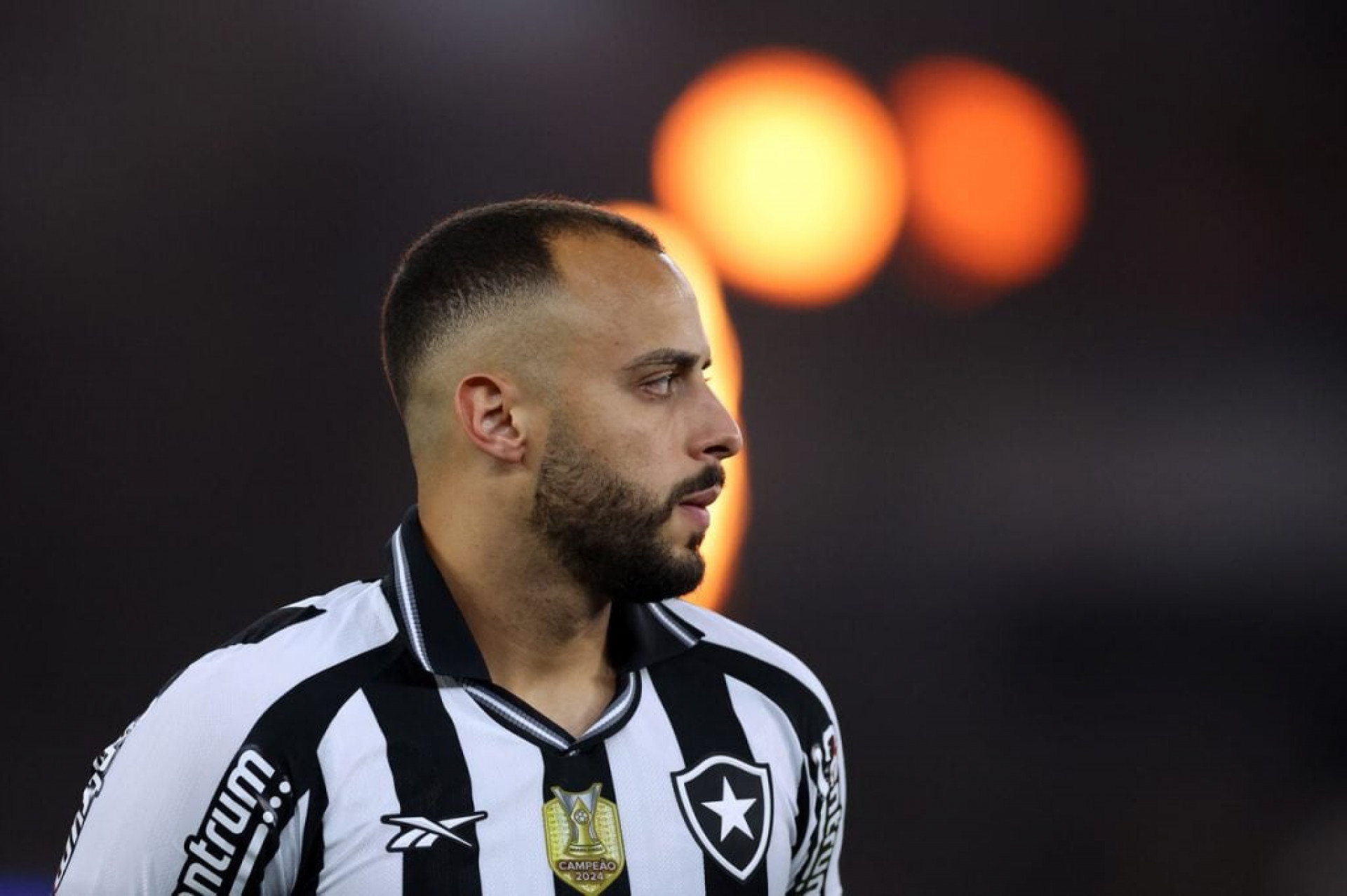 Corinthians recua e n&atilde;o deve avan&ccedil;ar por Arthur Cabral, do Botafogo