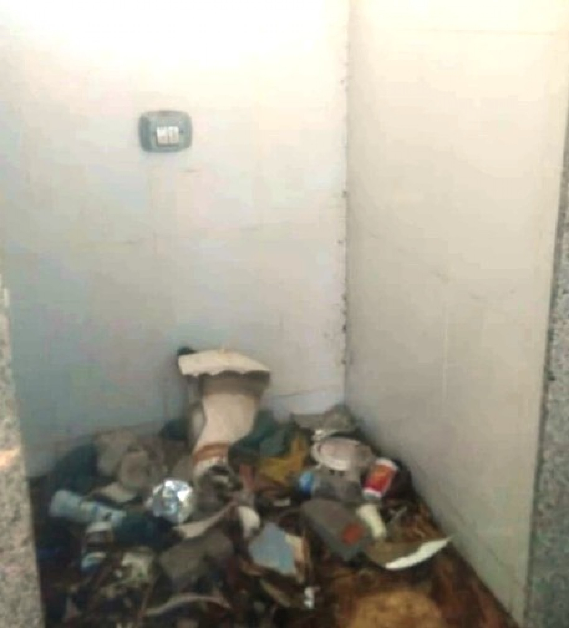 Mato alto e falta de limpeza afastam moradores de pra&ccedil;a na Ribeira e aumentam sensa&ccedil;&atilde;o de inseguran&ccedil;a - Foto: Reprodu&ccedil;&atilde;o Rede Social