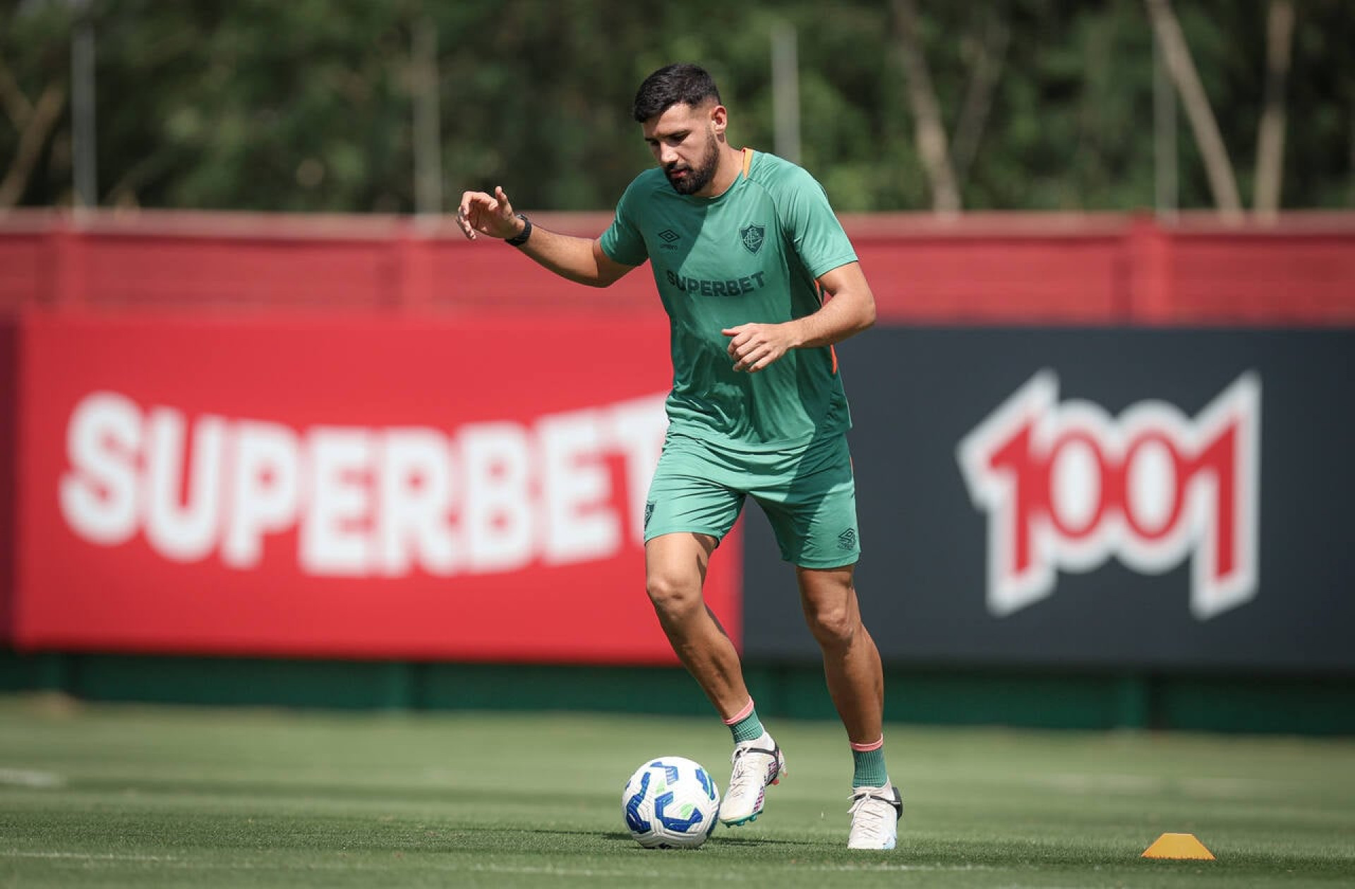 T&eacute;cnico do Fluminense explica aus&ecirc;ncia de questionado agueiro diante do Vasco