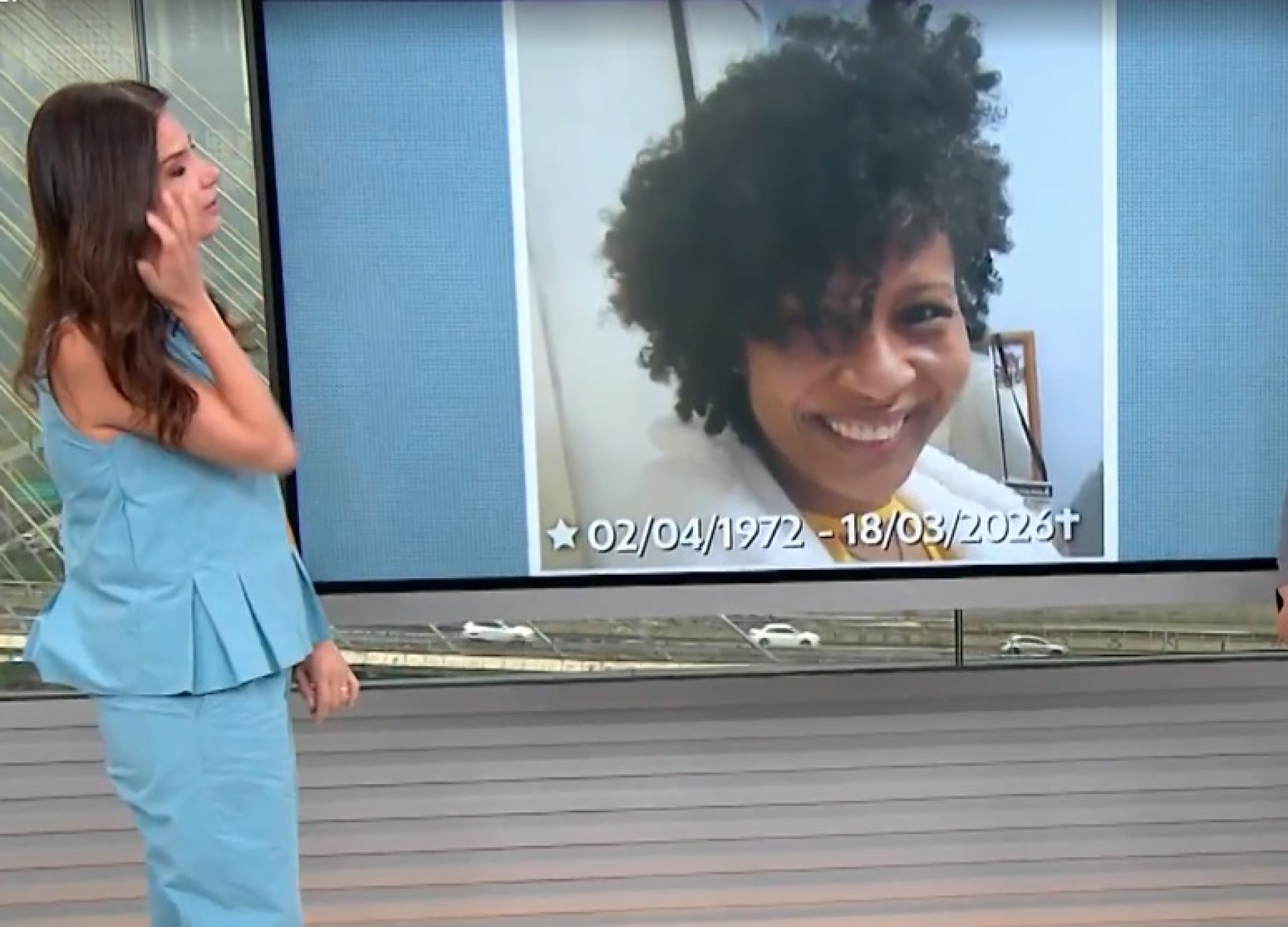 Sabina Simonato chora ao comunicar morte de produtora da TV Globo - Reprodução de vídeo / TV Globo