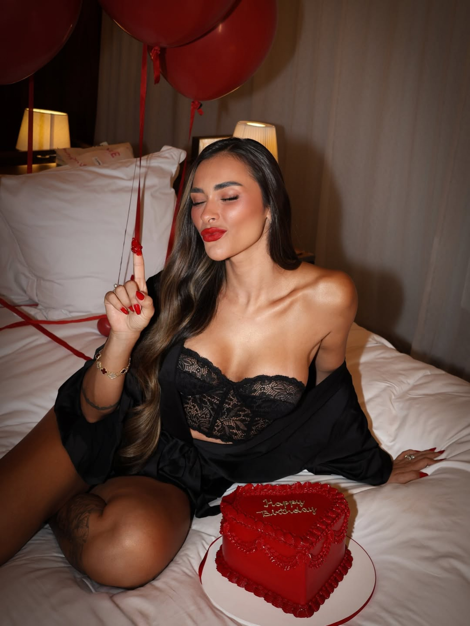 Tainá Militão posa de lingerie em ensaio sensual para celebrar aniversário - Reprodução / Instagram