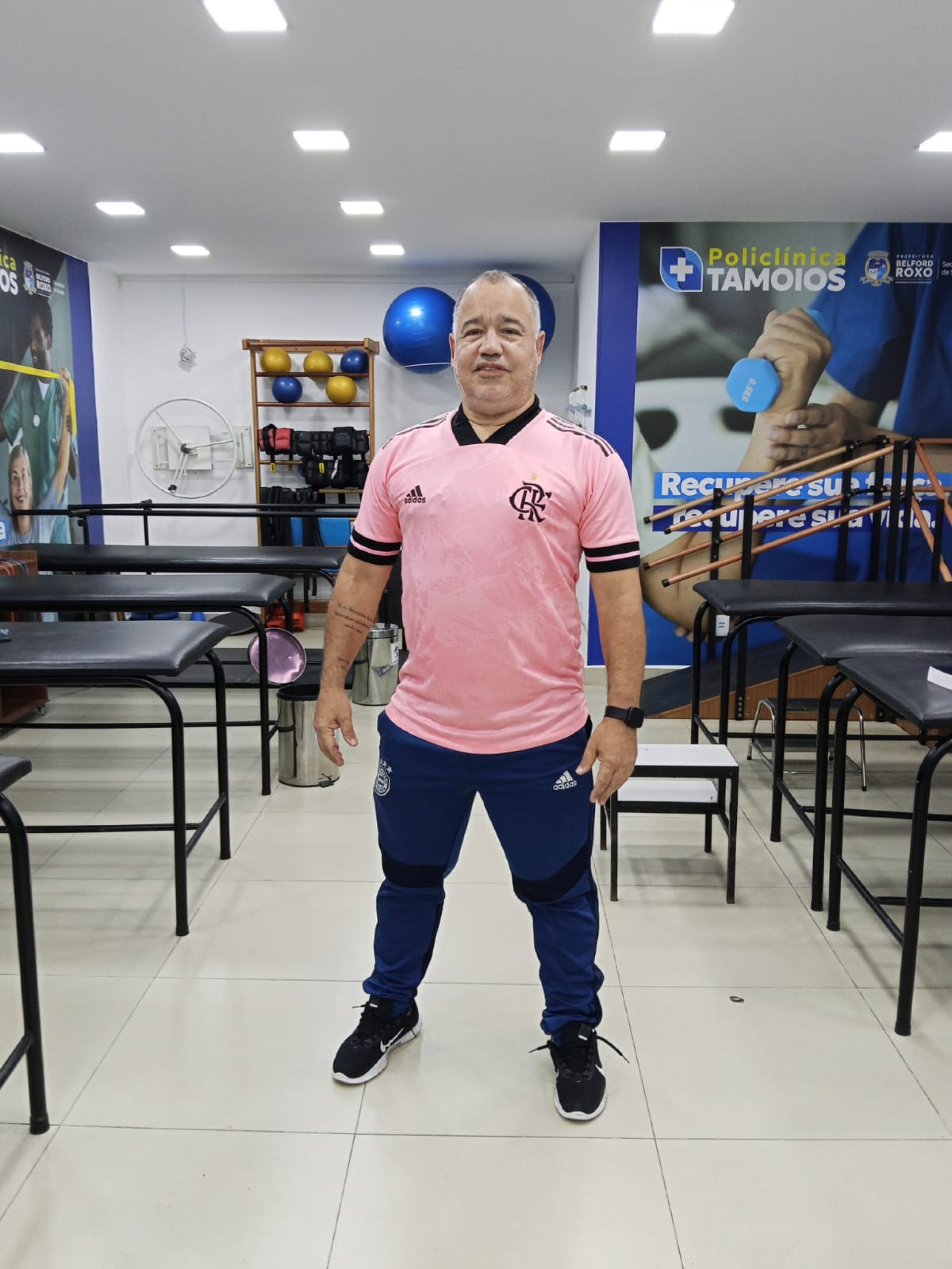 O fisioterapeuta Helio Martins mant&eacute;m o h&aacute;bito de presentear ao longo do ano - Reprodu&ccedil;&atilde;o/ arquivo pessoal