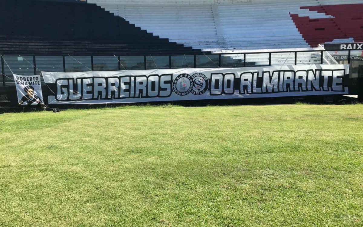 Organizada do Vasco sofre puni&ccedil;&atilde;o por faixa em jogo contra o Fluminense
