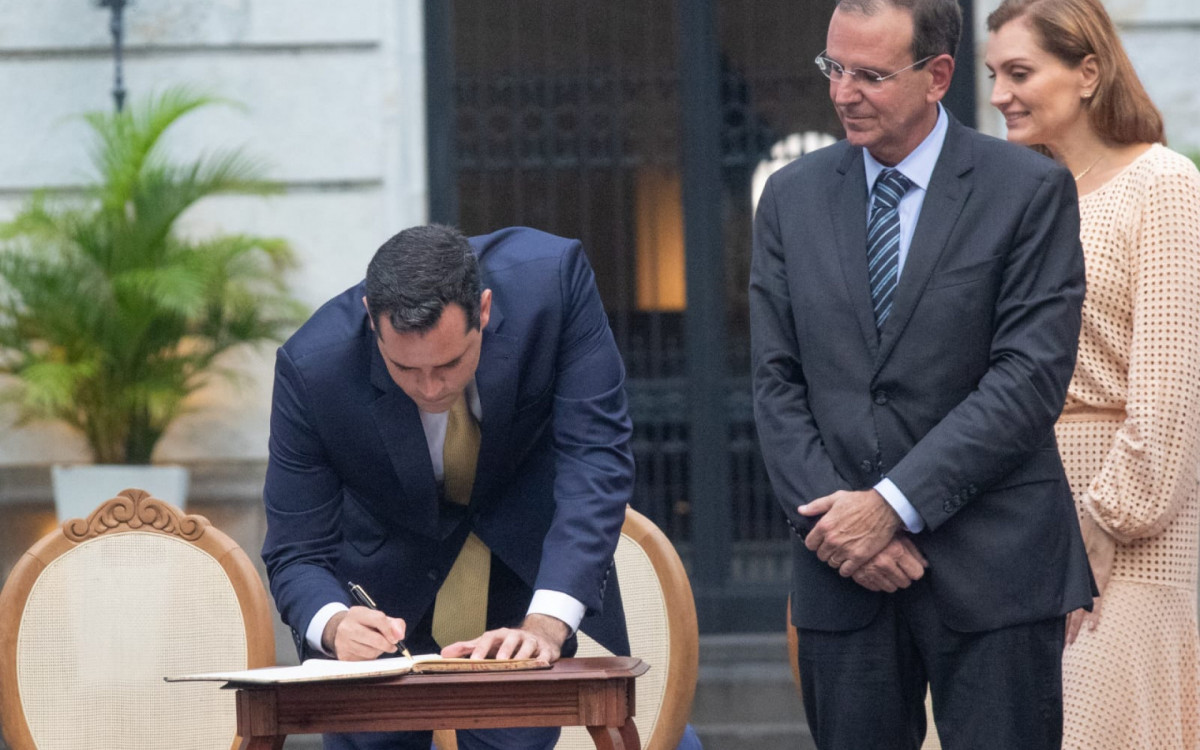 Eduardo Cavaliere assume como prefeito do Rio