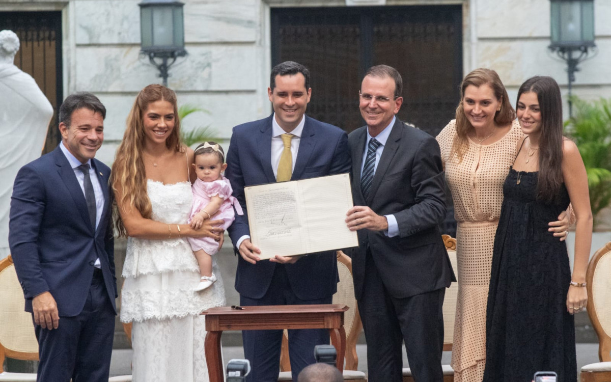 Eduardo Cavaliere assume como prefeito do Rio