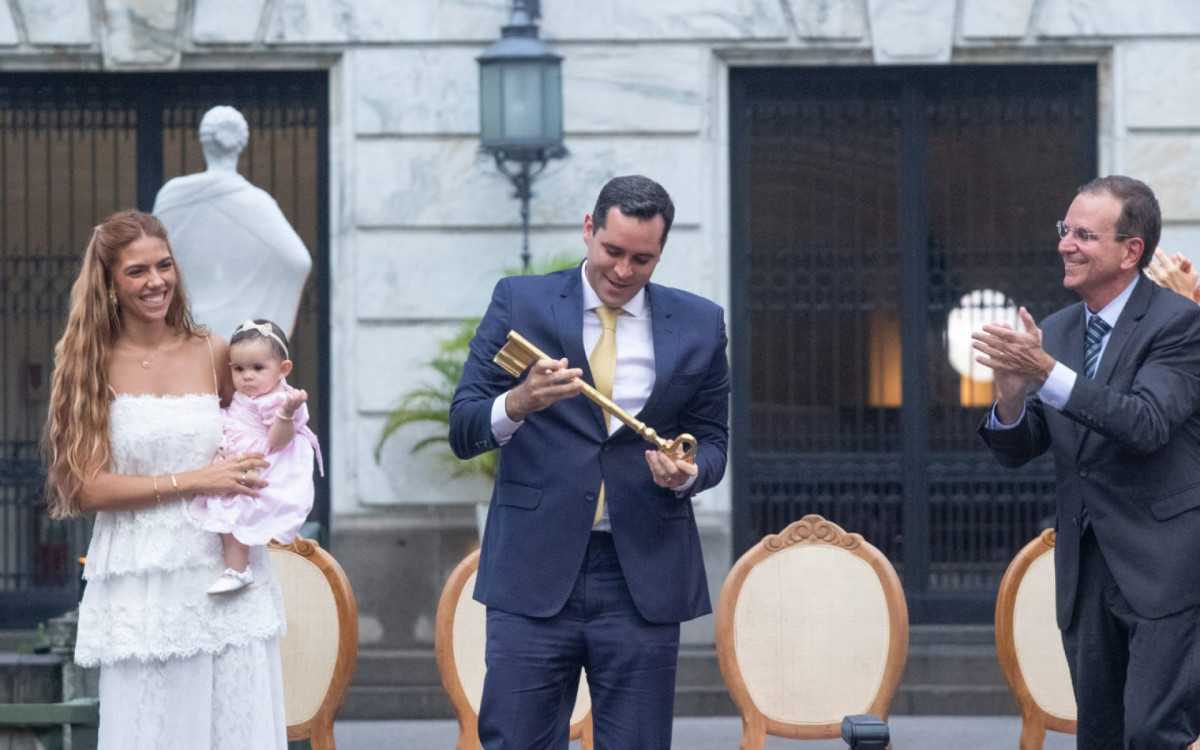 Eduardo Cavaliere assume como prefeito do Rio