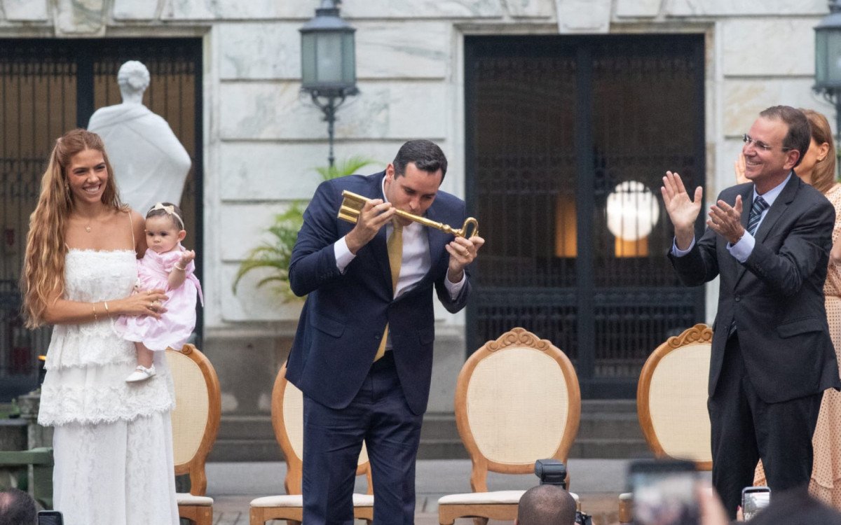 Eduardo Cavaliere assume como prefeito do Rio