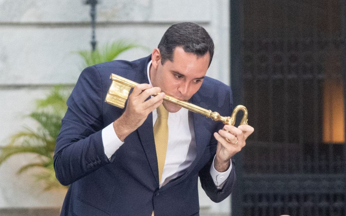 Eduardo Cavaliere assume como prefeito do Rio