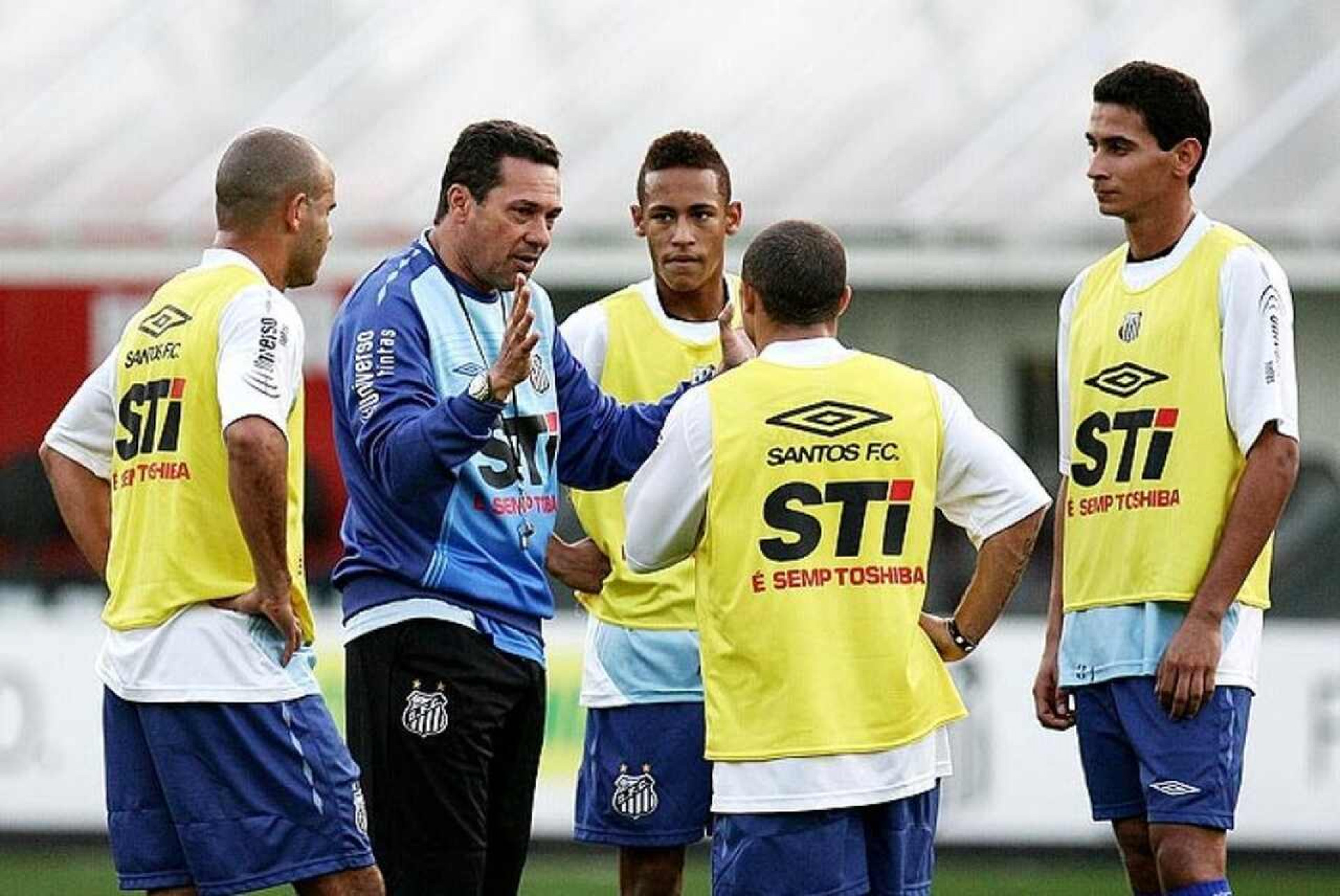 Luxemburgo &eacute; internado na UTI ap&oacute;s mal-estar e suspende compromissos p&uacute;blicos