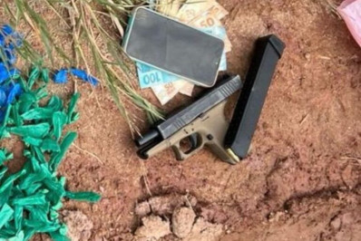 Operação da PM termina com prisão e apreensão de arma de guerra em Macaé