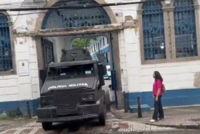 PM realiza operação no Morro do Dezoito, na Zona Norte do Rio