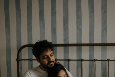 Thati Lopes posa para ensaio gestante com o marido: 'Últimos momentos'