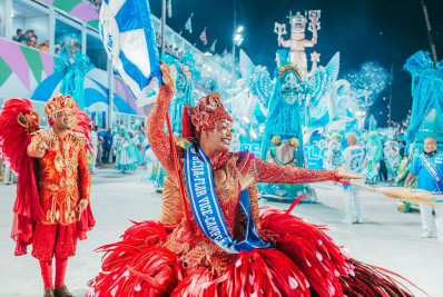 Beija-Flor promove desfile especial para celebrar o vice-campeonato