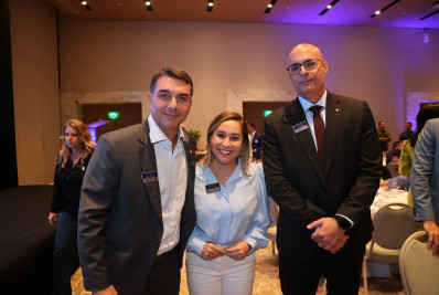 Daniela Soares participa de fórum e circula entre lideranças e empresários