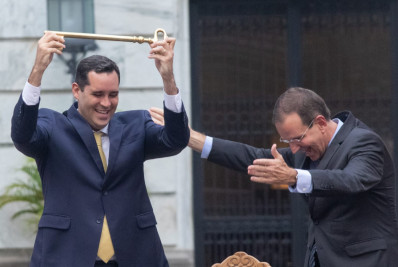 Fotos: Paes renuncia e Cavaliere assume Prefeitura do Rio