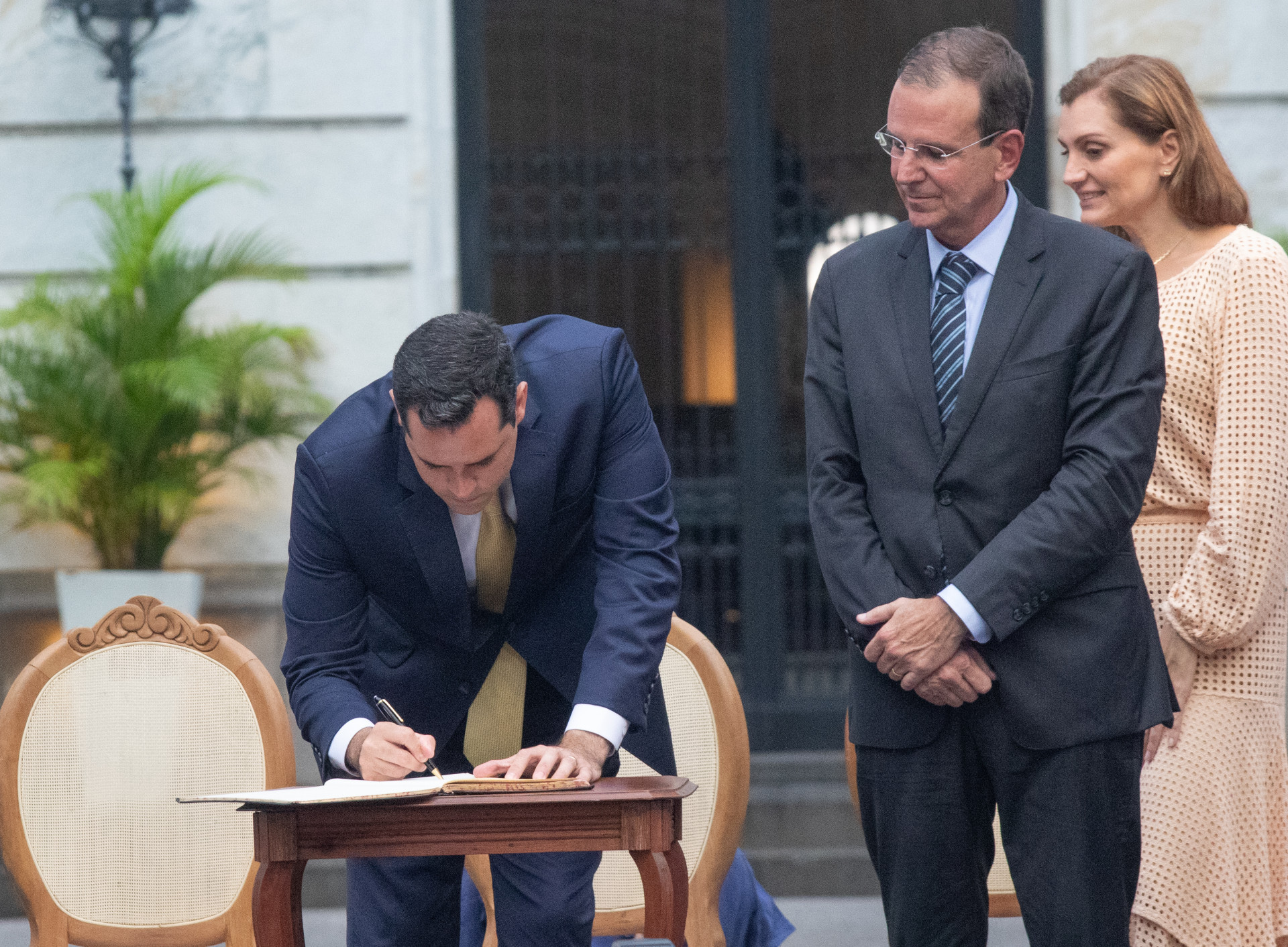 Cobertura da transmissão do cargo do prefeito Eduardo Paes para ouvir Eduardo Cavalieri no palácio da cidade  zona sul do Rio de janeiro na tarde desta sexta-feira (20). - Érica Martin/Agência O Dia