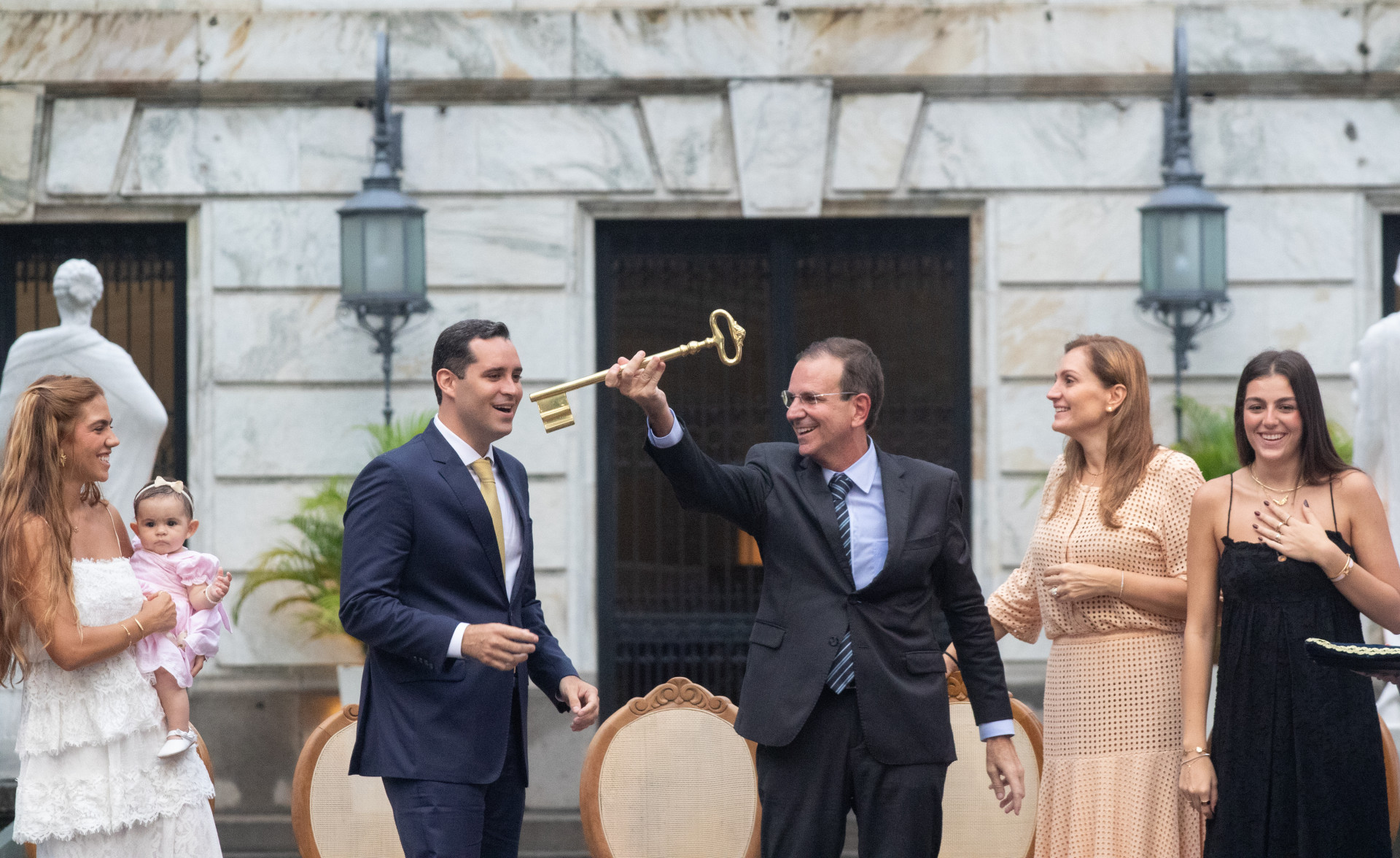 Cobertura da transmissão do cargo do prefeito Eduardo Paes para ouvir Eduardo Cavalieri no palácio da cidade  zona sul do Rio de janeiro na tarde desta sexta-feira (20). - Érica Martin/Agência O Dia
