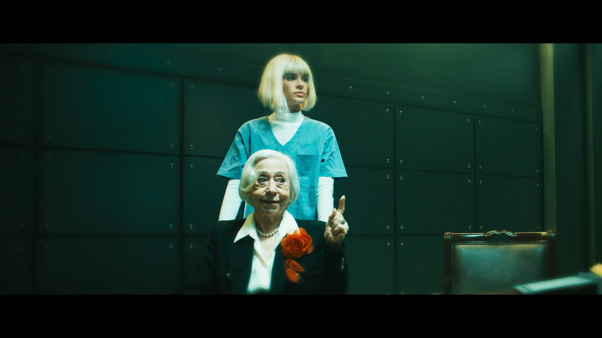 Marta (Fernanda Montenegro) e Nancy (Bruna Marquezine) no filme 'Velhos Bandidos' - Divulgação