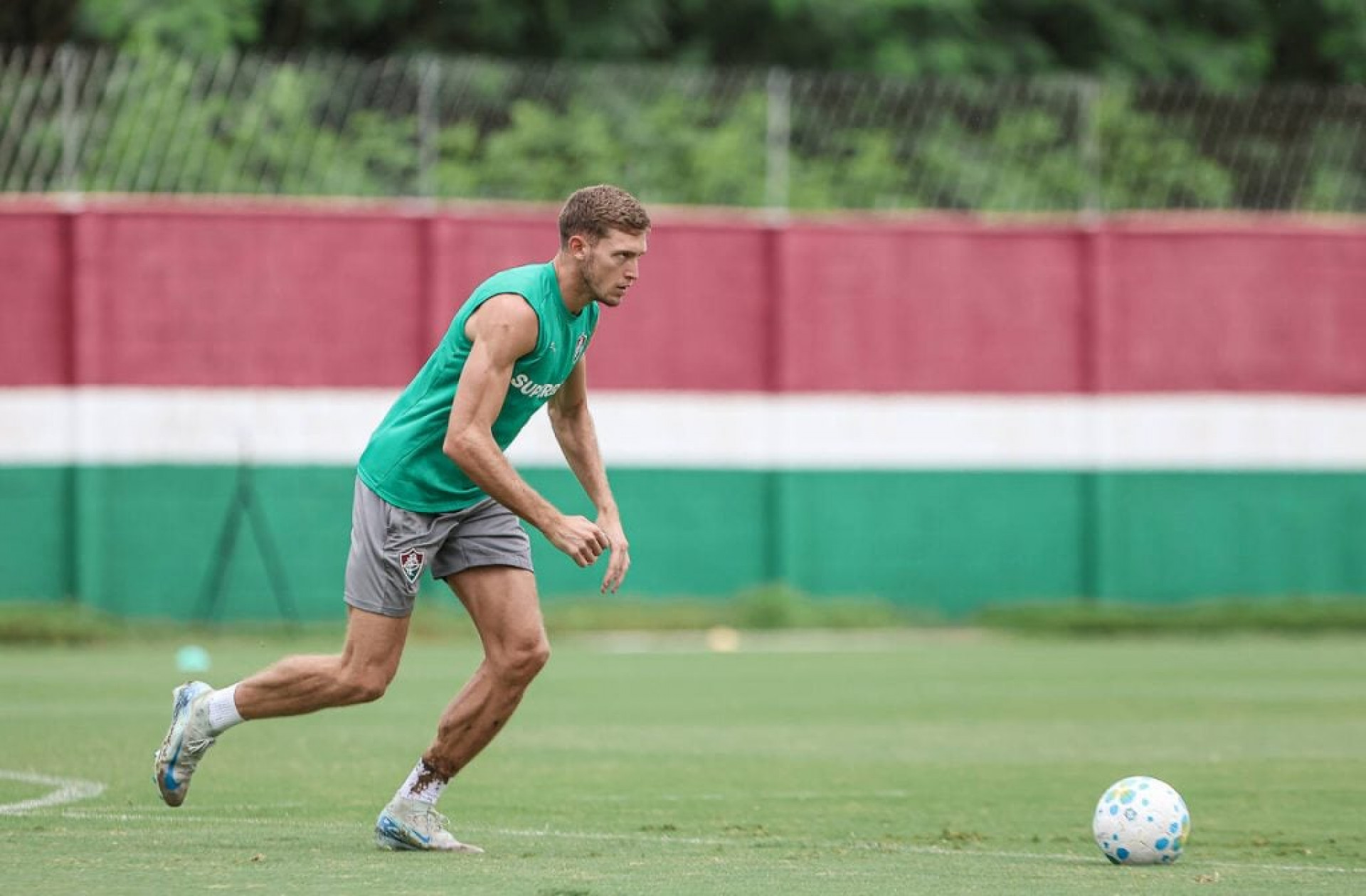 Castillo pode ganhar primeira chance como titular no Fluminense
