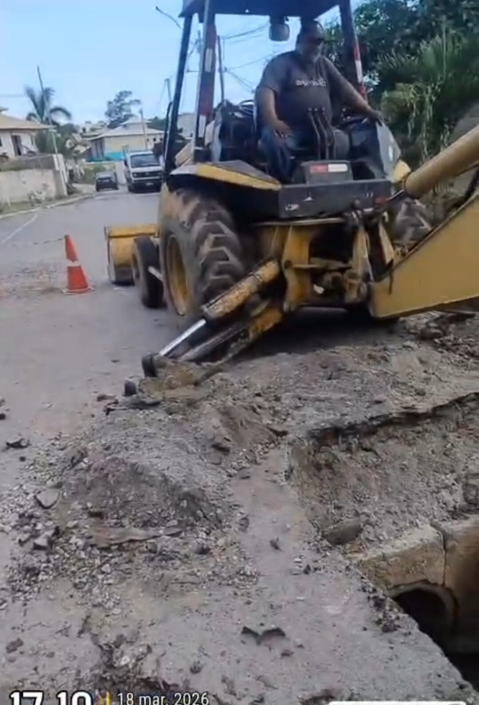 Agentes controlam acesso de veículos durante interdição - Reprodução