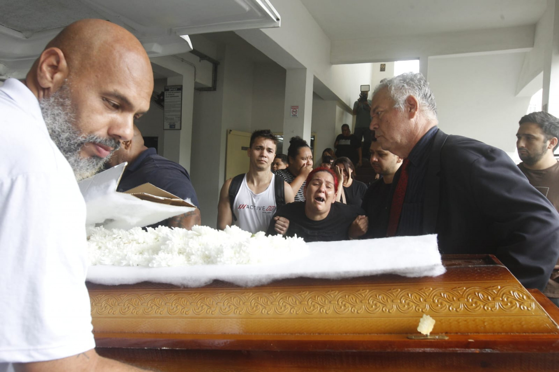 Corpo de Leandro sendo levado para o aeroporto para ir ao Piauí, onde será sepultado - Reginaldo Pimenta/Agência O DIA
