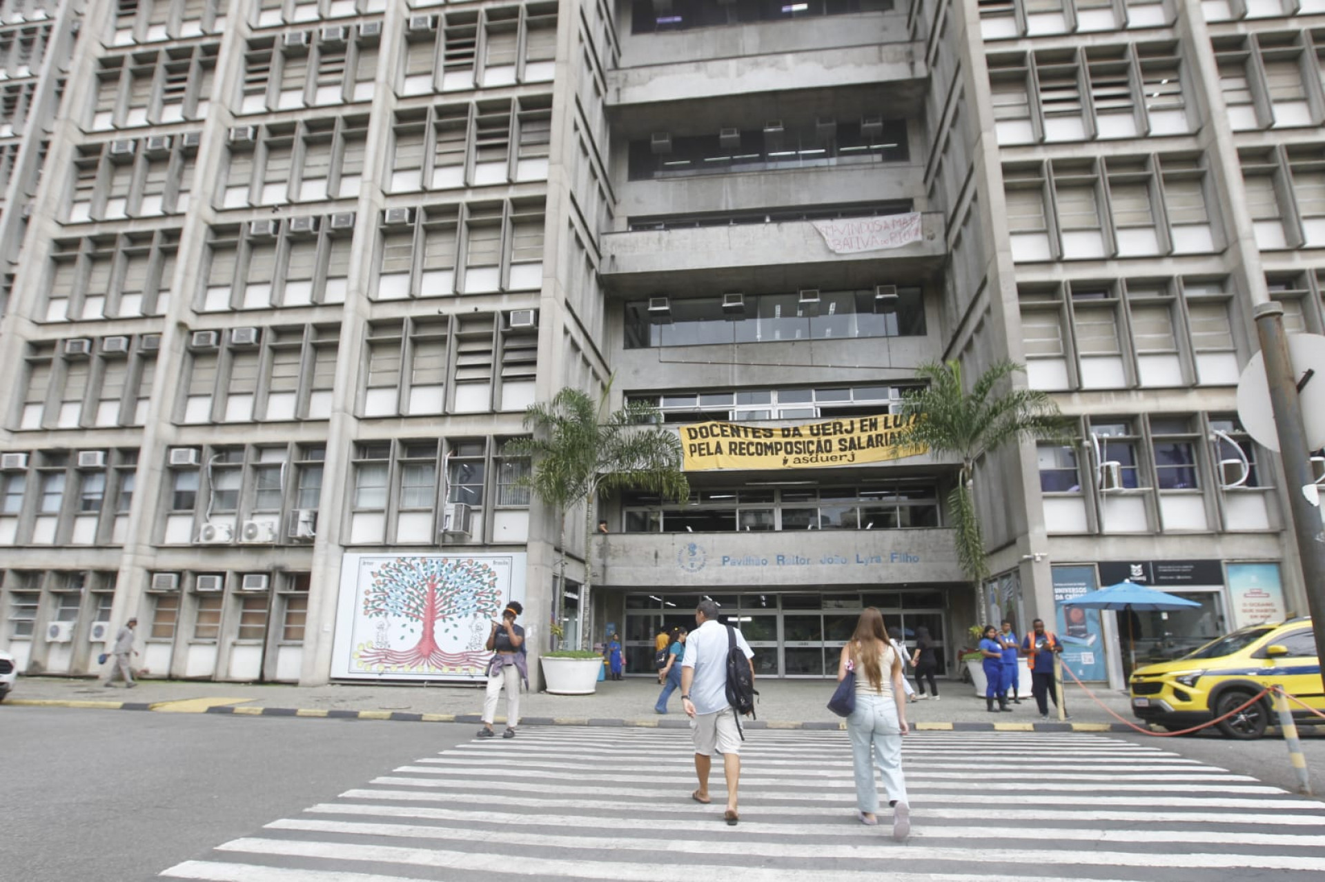 Entrada do campus da Uerj, no Maracanã - Reginaldo Pimenta / Agência O Dia