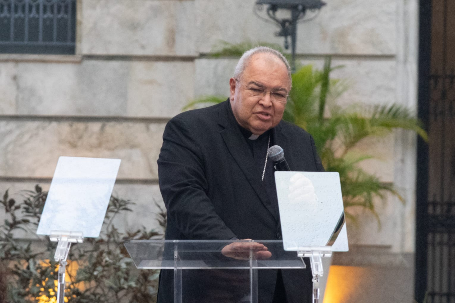 L&iacute;deres religiosos participaram da cerim&ocirc;nia de transmiss&atilde;o do cargo de prefeito - &Eacute;rica Martin / Ag&ecirc;ncia O Dia