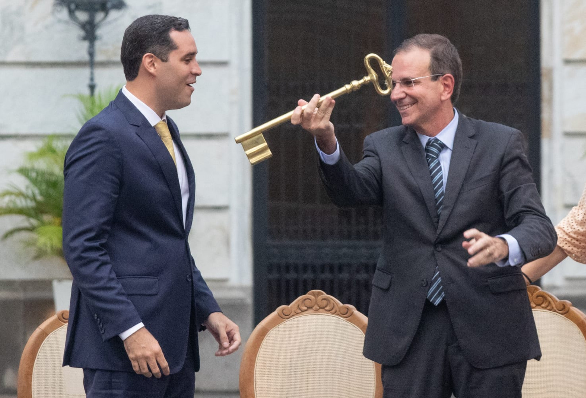 Eduardo Paes entrega chave da cidade do Rio a Eduardo Cavaliere - Érica Martin / Agência O Dia