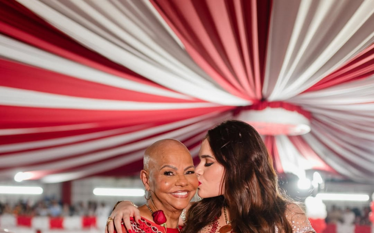 Lara Mara fez uma homenagem nas redes com fotos de diferentes momentos com a av&oacute; Deise