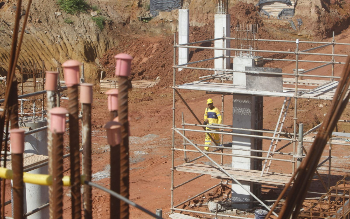 Prefeito Eduardo Cavaliere visita as obras do novo Terminal BRT Bairro Imperial Santa Cruz