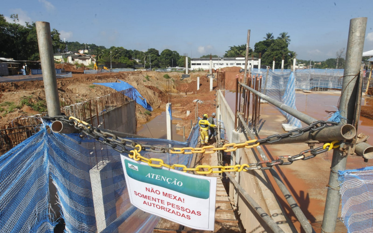 Prefeito Eduardo Cavaliere visita as obras do novo Terminal BRT Bairro Imperial Santa Cruz