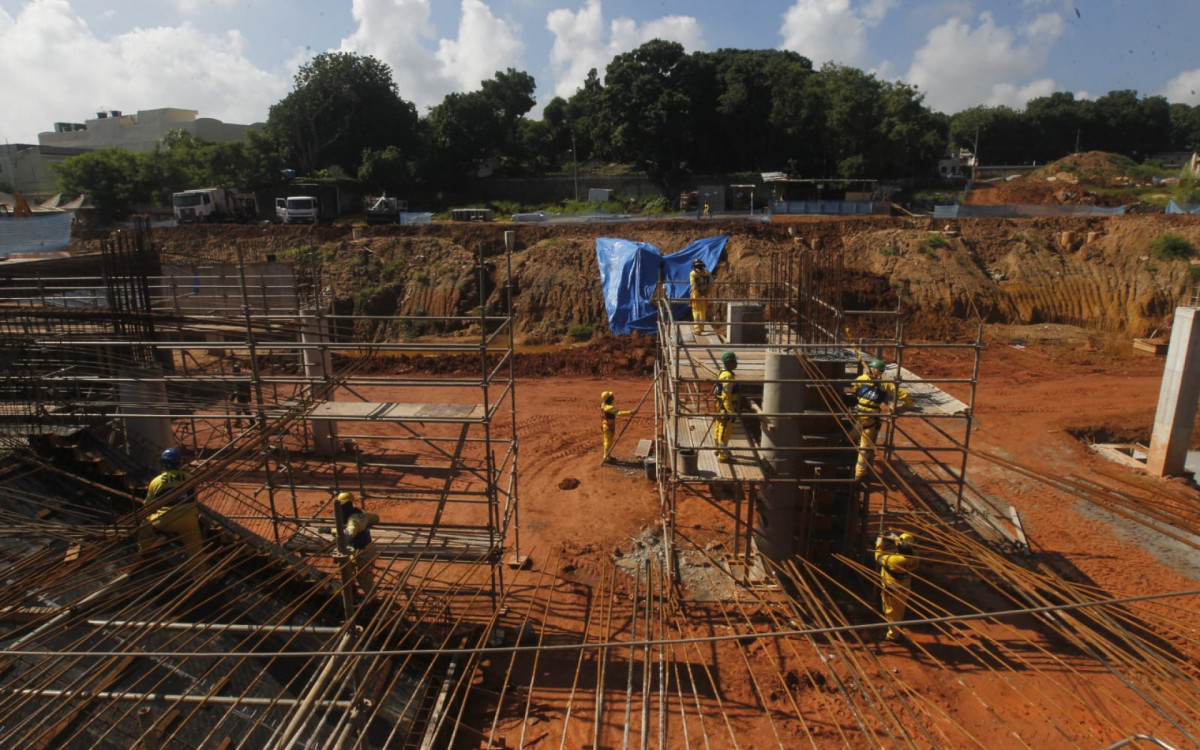 Prefeito Eduardo Cavaliere visita as obras do novo Terminal BRT Bairro Imperial Santa Cruz