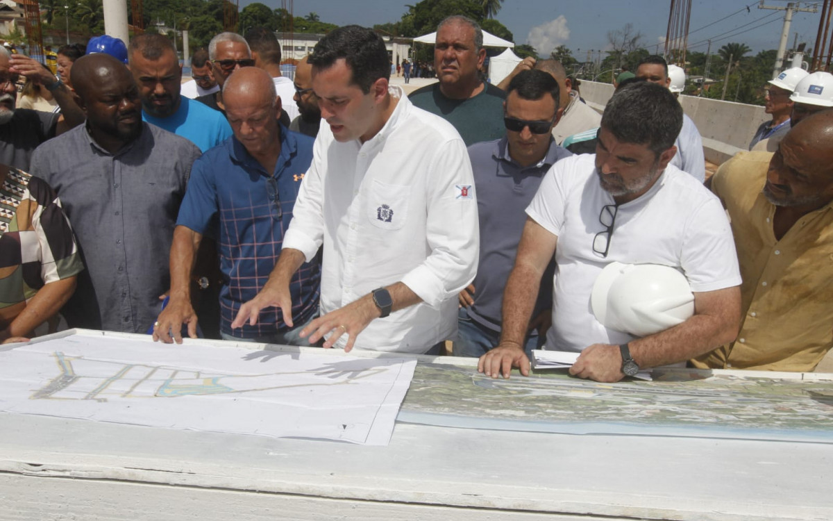 Prefeito Eduardo Cavaliere visita as obras do novo Terminal BRT Bairro Imperial Santa Cruz