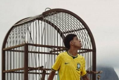 Nike apresenta a camisa amarela que a seleção brasileira utilizará na Copa