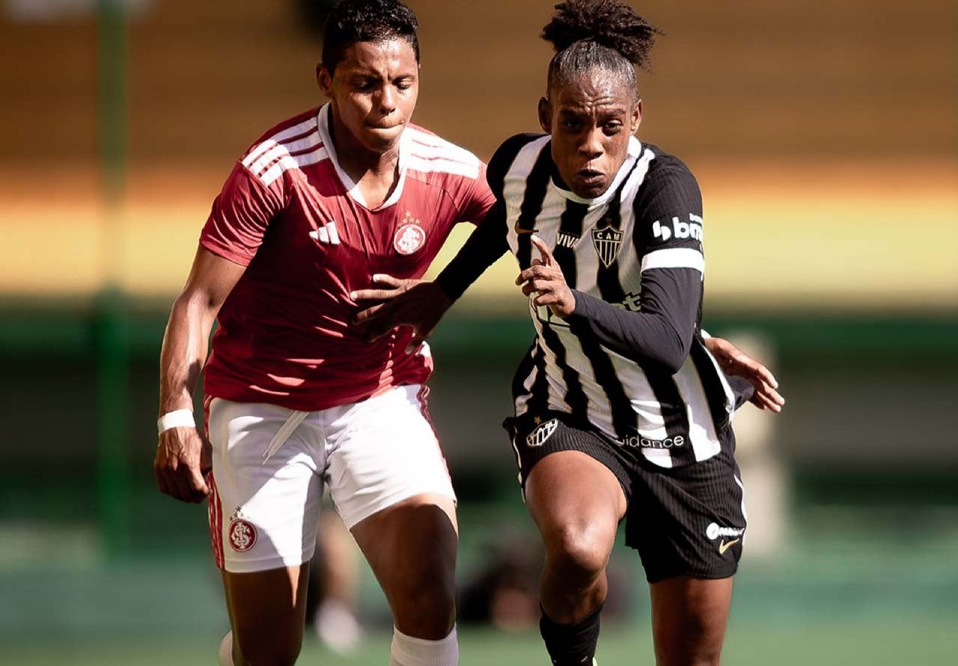 Inter vence o Atl&eacute;tico e sobe na tabela do Brasileir&atilde;o feminino