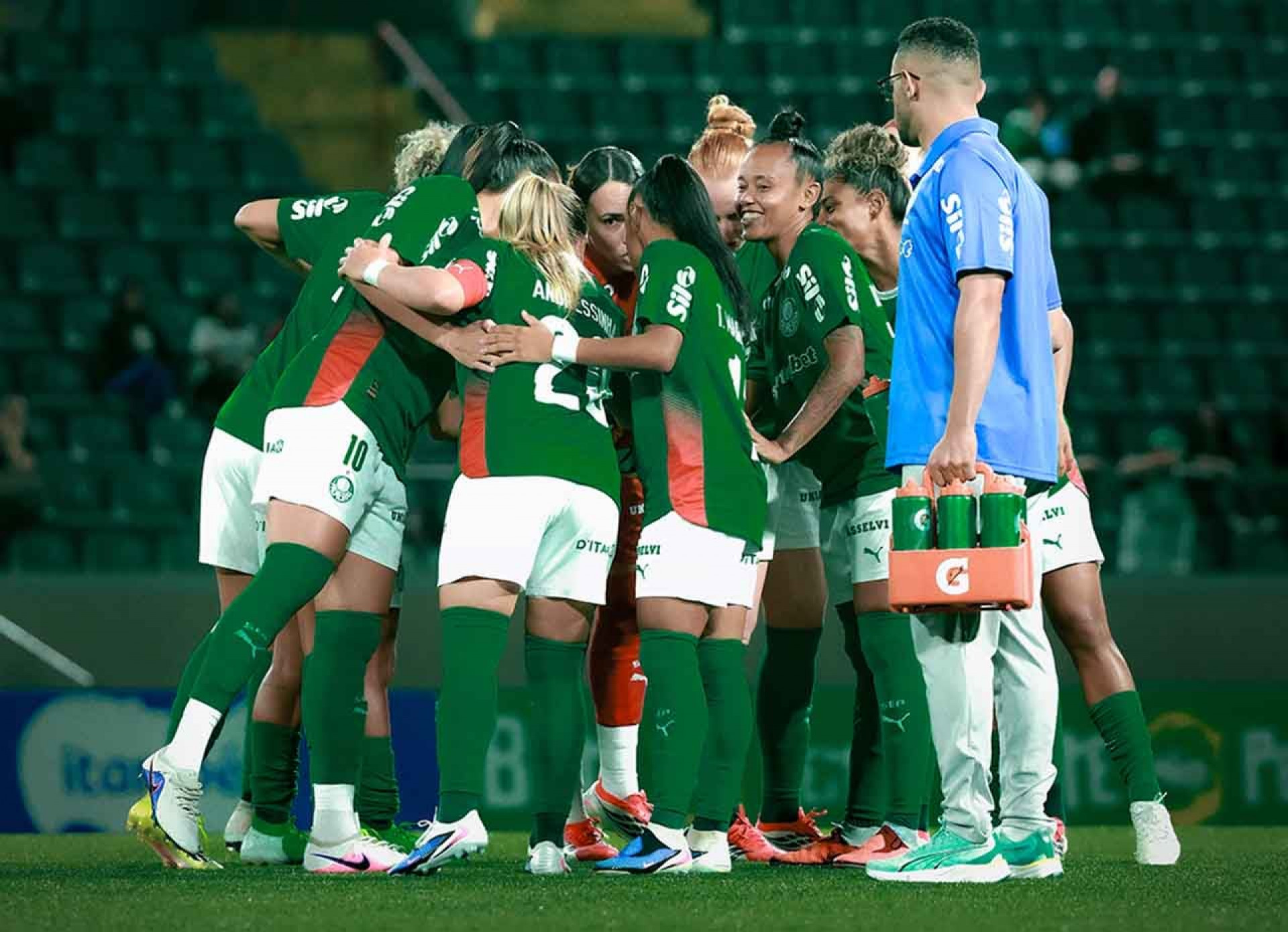 Palmeiras x Vit&oacute;ria (Feminino): onde assistir, escala&ccedil;&otilde;es e arbitragem