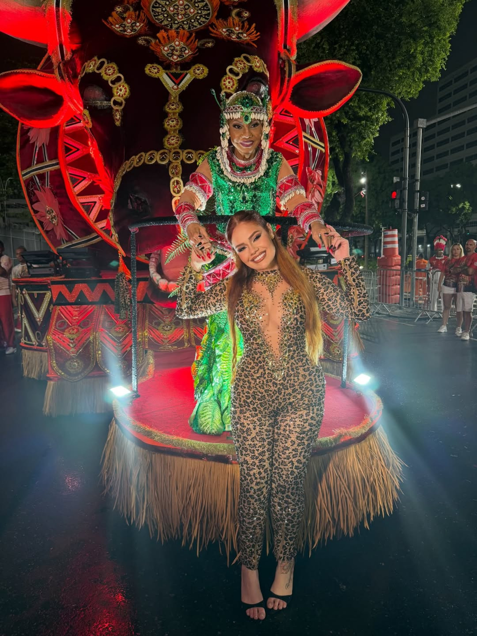 Lara Mara fez uma homenagem nas redes com fotos de diferentes momentos com a avó Deise - Reprodução/Instagram/Lara Mara