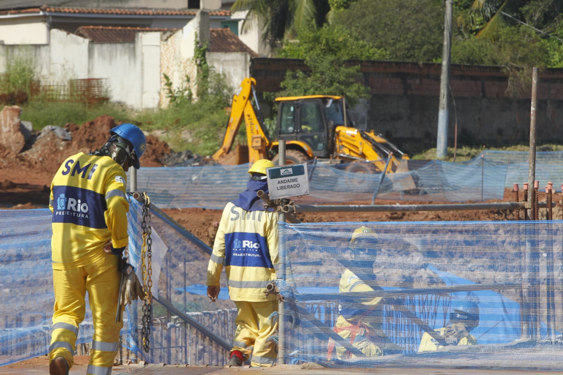 Prefeito Eduardo Cavaliere visita as obras do novo Terminal BRT Bairro Imperial Santa Cruz - Reginaldo Pimenta / Agência O Dia