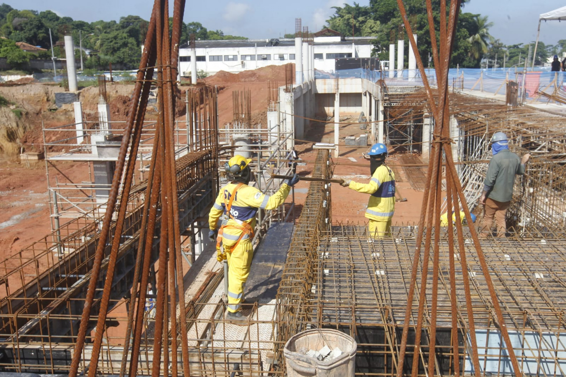 Prefeito Eduardo Cavaliere visita as obras do novo Terminal BRT Bairro Imperial Santa Cruz - Reginaldo Pimenta / Agência O Dia