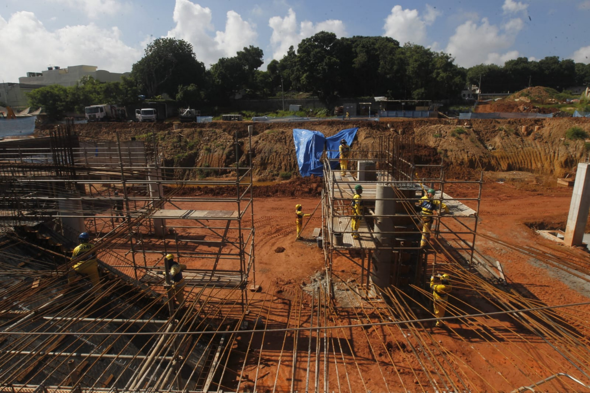 Prefeito Eduardo Cavaliere visita as obras do novo Terminal BRT Bairro Imperial Santa Cruz - Reginaldo Pimenta / Agência O Dia