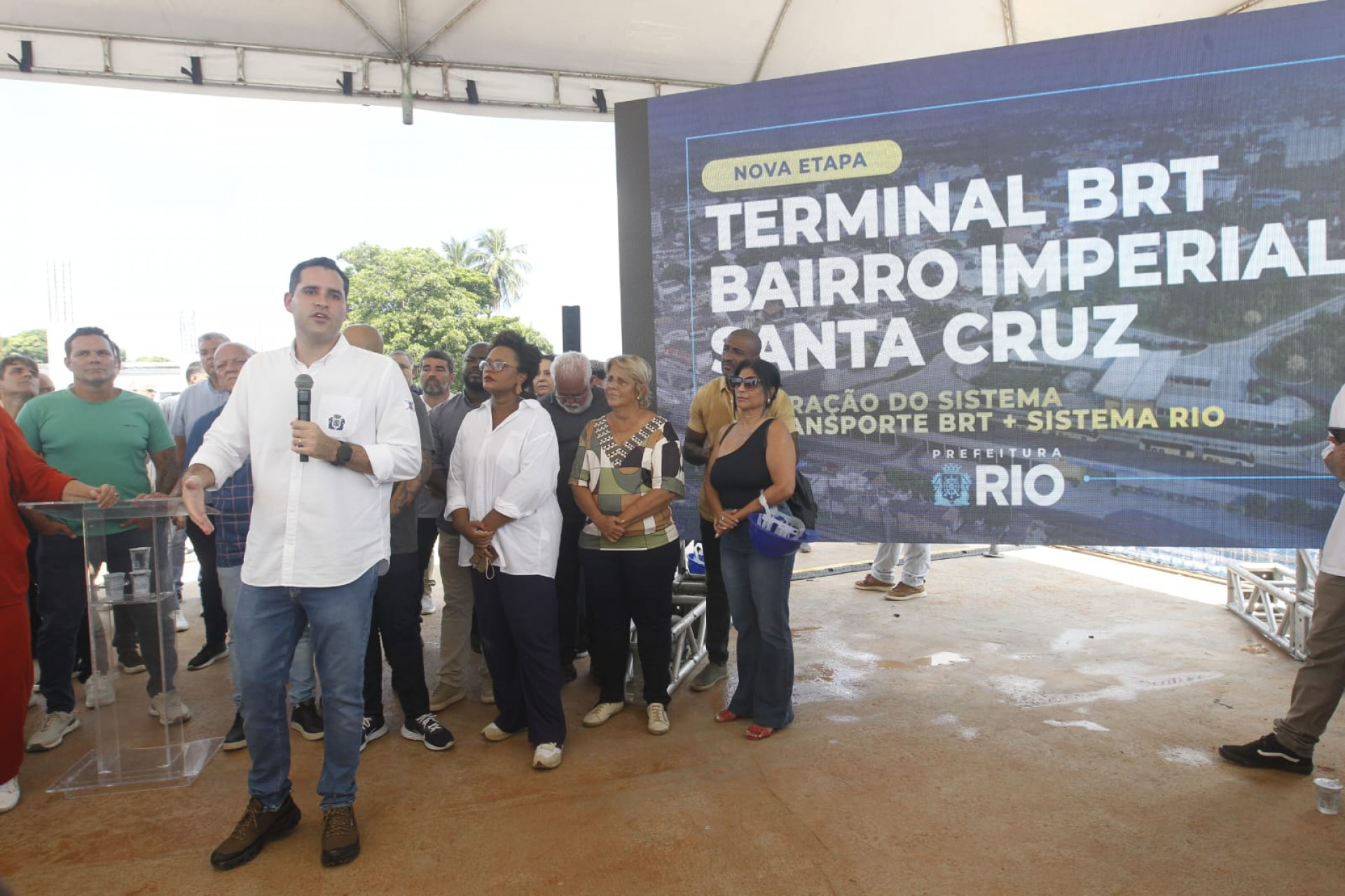 Prefeito Eduardo Cavaliere visita as obras do novo Terminal BRT Bairro Imperial Santa Cruz - Reginaldo Pimenta / Agência O Dia