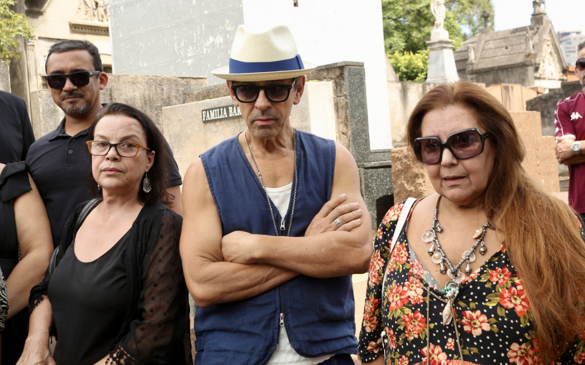 Taumaturgo Ferreira no enterro de Juca de Oliveira