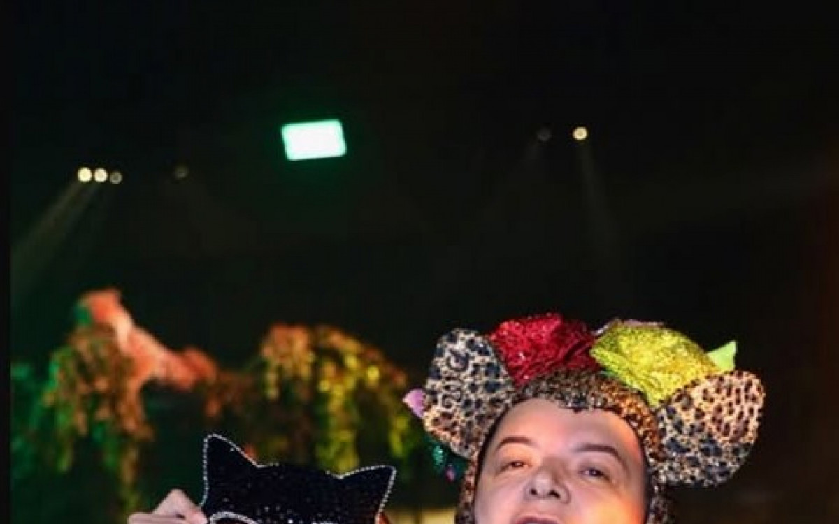 Anitta abre &aacute;lbum de fotos de anivers&aacute;rio