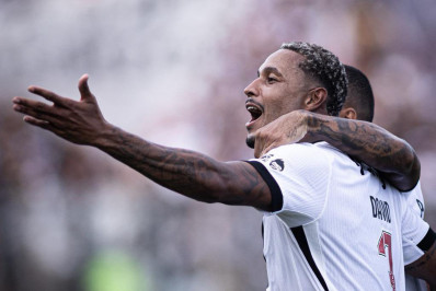 Vasco vence Grêmio em São Januário e embala no Brasileirão