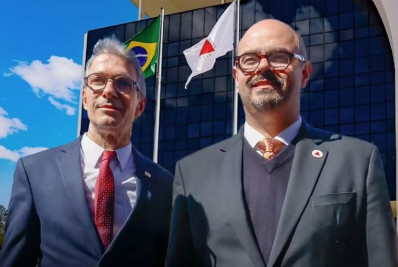 Zema renuncia ao governo de MG e assume tom eleitoral com críticas a Lula