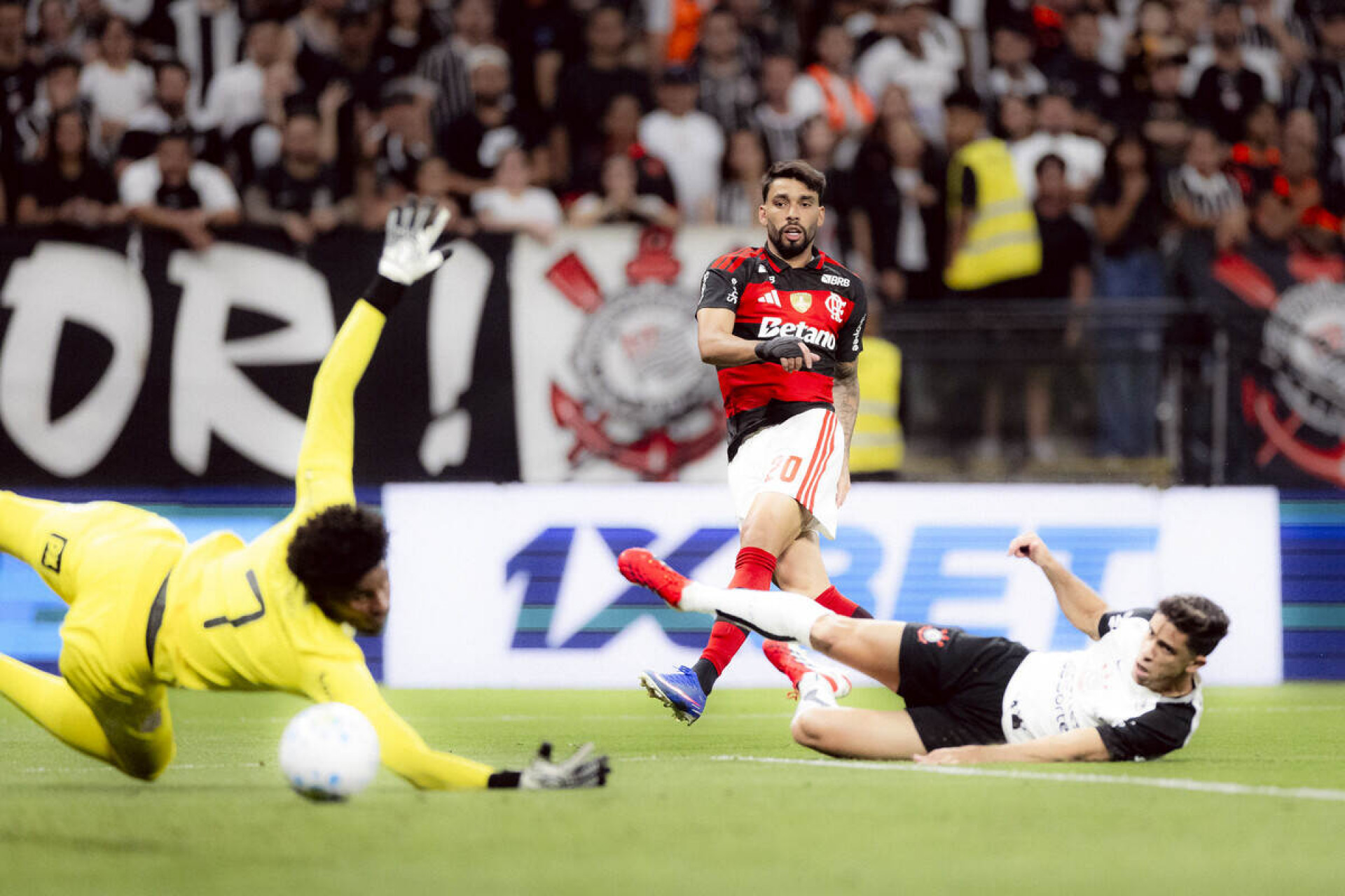 Tudo igual no pol&ecirc;mico Corinthians e Flamengo em Itaquera