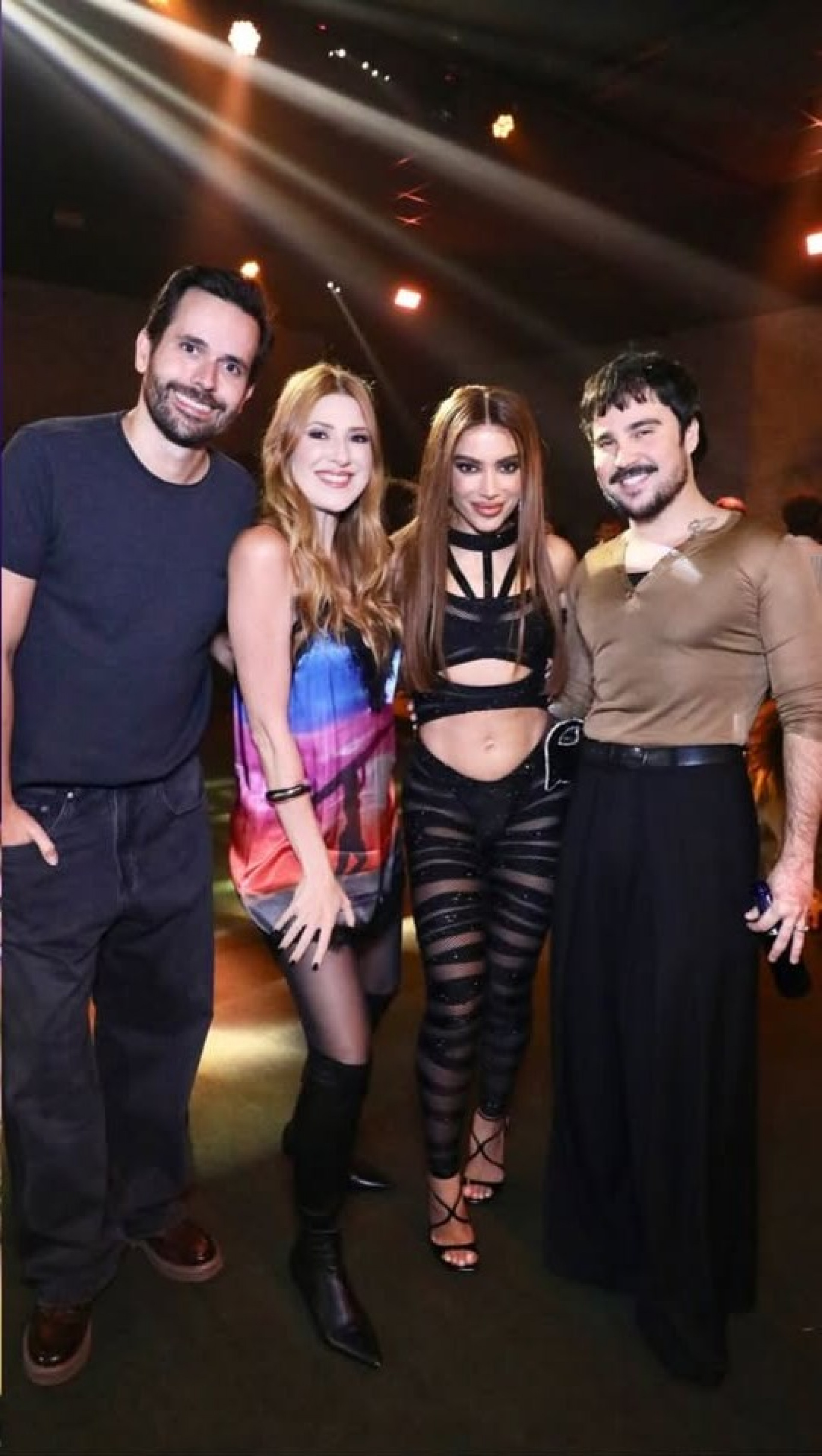 Anitta abre álbum de fotos de aniversário - Reprodução / Instagram