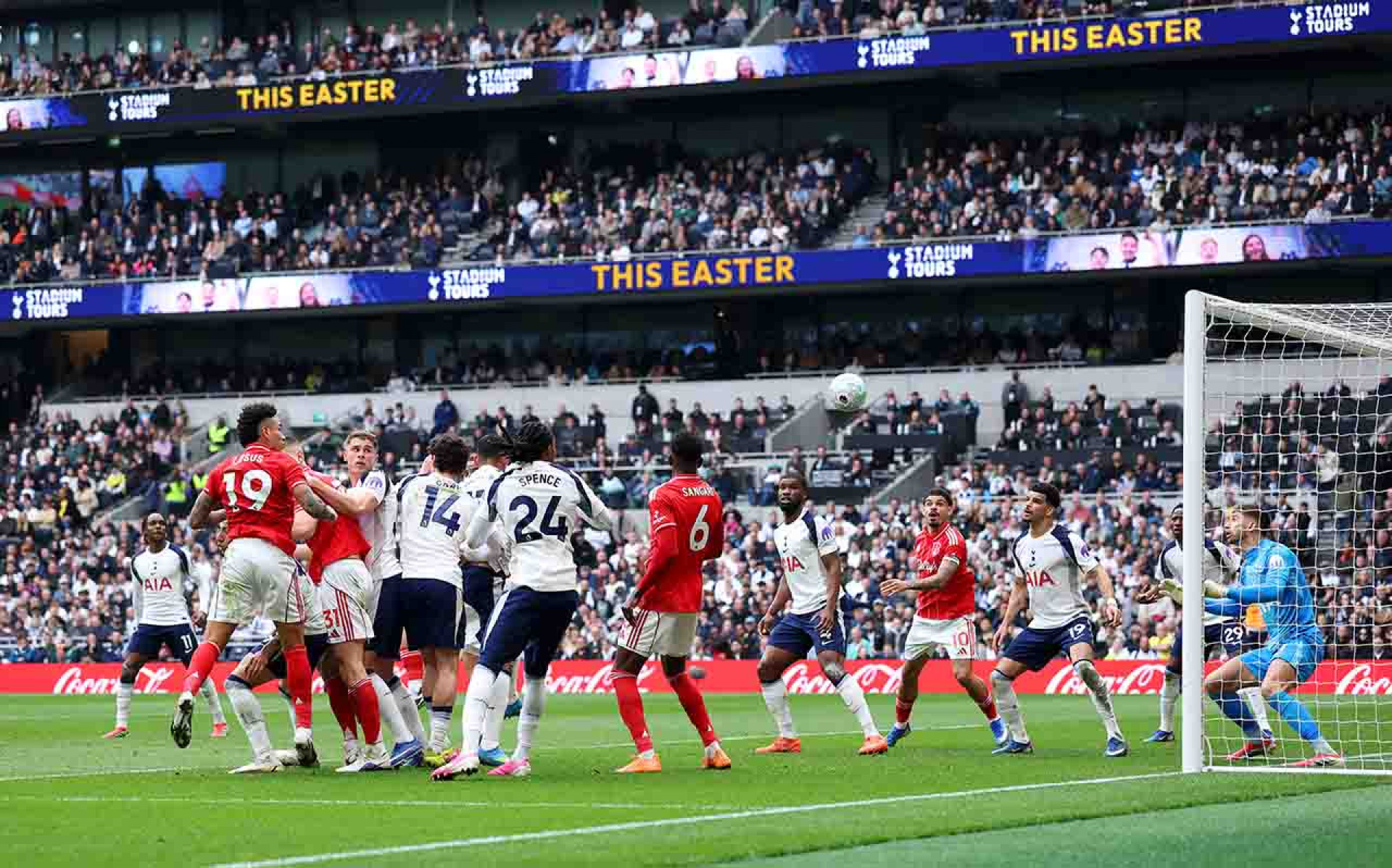 LONDON, ENGLAND - MARCH 22: Igor Jesus of Nottingham Forest scores his team's first goal during the Premier League match between Tottenham Hotspur and Nottingham Forest at Tottenham Hotspur Stadium on March 22, 2026 in London, England. (Photo by Ryan Pierse/Getty Images)