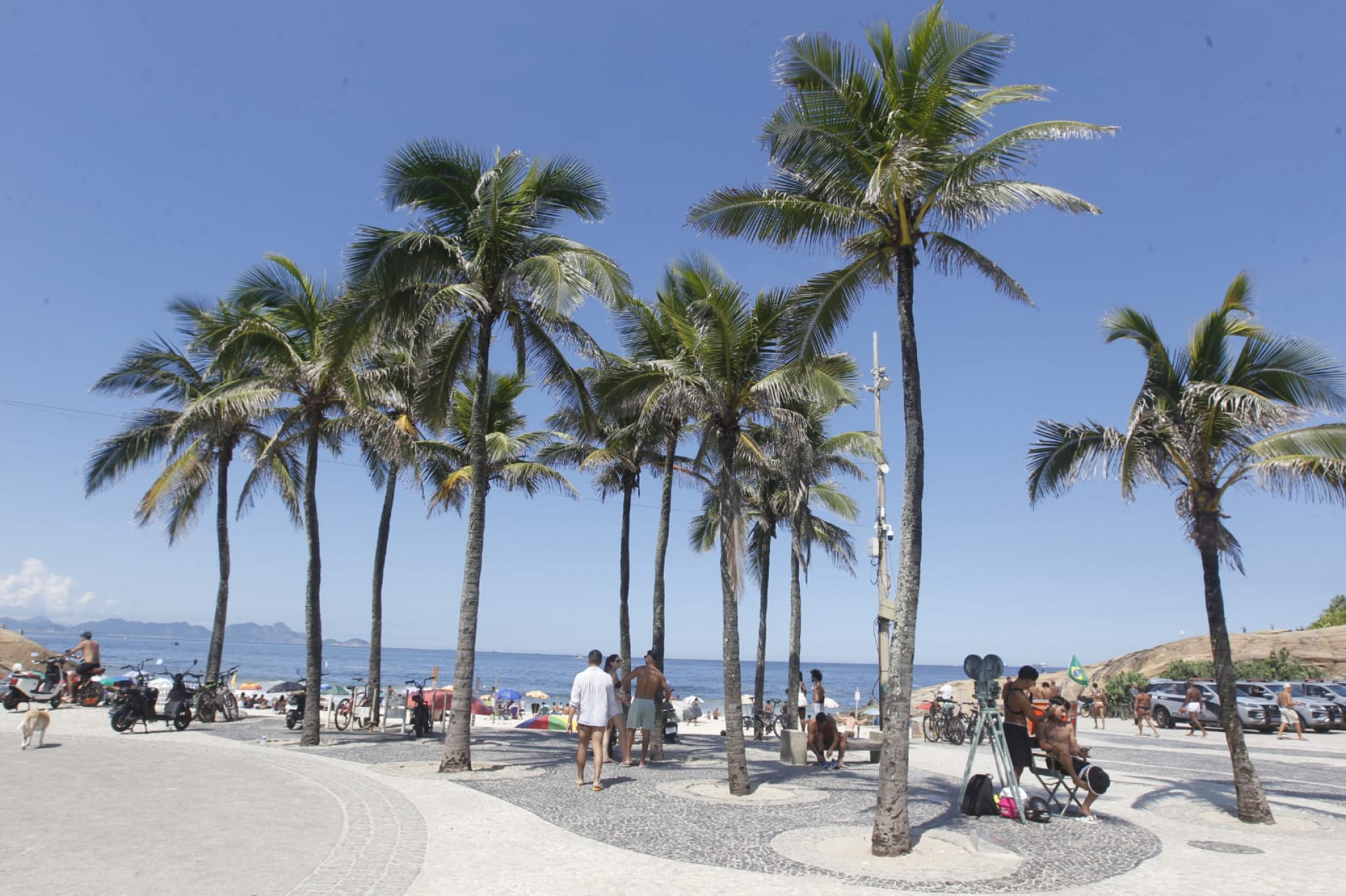 Deu praia! Orla de Ipanema e do Arpoador, na Zona Sul, ficam lotadas, neste domingo (22) - Reginaldo Pimenta / Agência O Dia